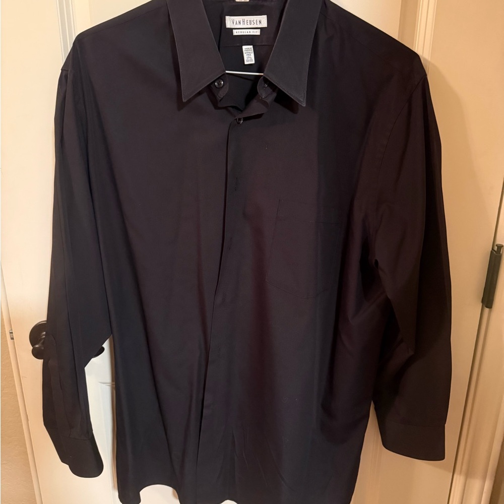 Van Heusen Men's Dark Dress Shirt